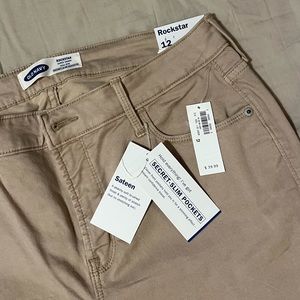 NWT Old Navy High Rise Skinny Khakis